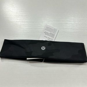 Lululemon Fly Away Tamer Headband